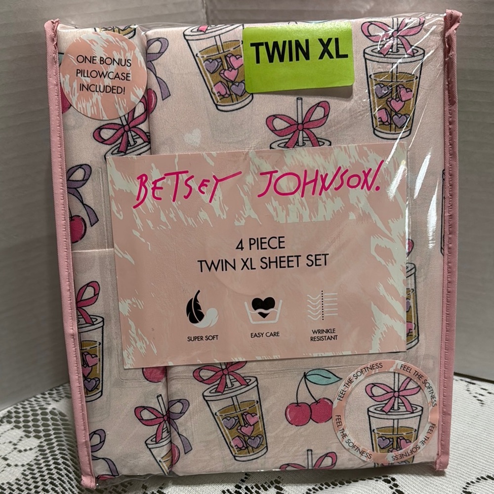 Betsey Johnson Twin XL Sheet Set Pink Cute Iced Coffee Hearts Bows Cherry
